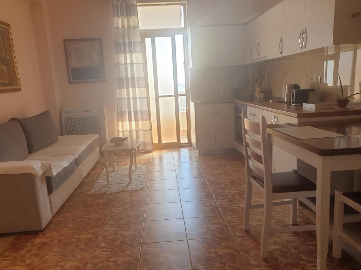 Jozi Kaiser Apartment 4 ดูร์เรส ภายนอก รูปภาพ